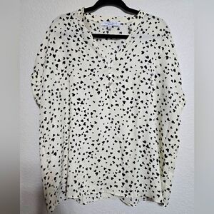 Sweet Rain 2X off white with black hearts blouse